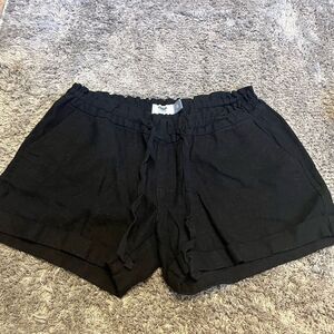 Old navy women’s black shorts